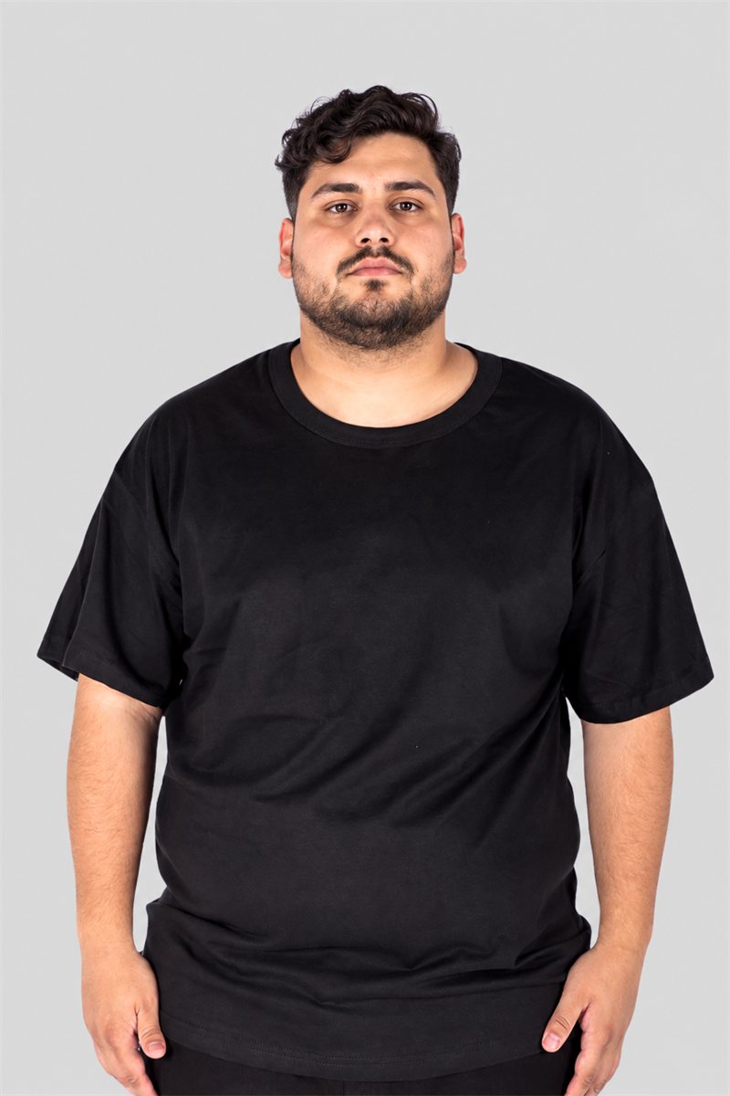 Remera negra de algodón en talles especiales