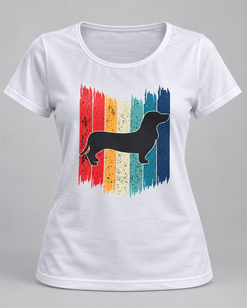 Mockup de remera personalizada: Diseño de salchicha